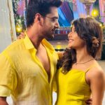 Samridhi Shukla Instagram - Holi ke Rangon ke sath ek nahi shuruvaat 💛 #yehrishtakyakehlatahai @starplus @rajan.shahi.543 @romeshkalra @triven.singh @rishimandial @nishabedii