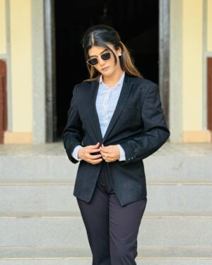 Samridhi Shukla Instagram - Girl boss vibes 🖤
