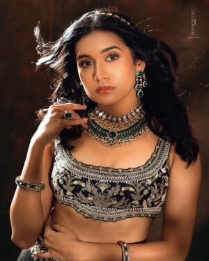Samyuktha Viswanathan Instagram - @samyukthaviswanathan ✨ Shot for @luhkhaimmakeup ✨
..
..
Styling by @stylingbykarthikaswin ✨
..
..
Makeup & Hair @luhkhaimmakeup ✨
..
..
Outfits @swathiveldandi_official ✨
..
..
Jewellery @shriparamanijewels ✨
..
..
@prachuprashanth_team ✨