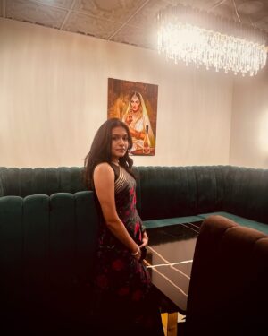 Samyuktha Viswanathan Instagram - blurry nights, blurry photos, crystal clear memories 🤍

saree borrowed from @spacelordnova ⭐️

(Actor, actor in nyc, Chennai actor, Tamil actress, Saree nyc, Saree love, the city that never sleeps, Times Square, indie actor)