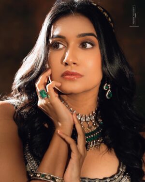 Samyuktha Viswanathan Instagram - @samyukthaviswanathan ✨ Shot for @luhkhaimmakeup ✨
..
..
Styling by @stylingbykarthikaswin ✨
..
..
Makeup & Hair @luhkhaimmakeup ✨
..
..
Outfits @swathiveldandi_official ✨
..
..
Jewellery @shriparamanijewels ✨
..
..
@prachuprashanth_team ✨