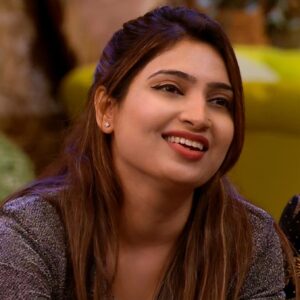 Sana Raees Khan Instagram - Oh!! This smile…
Guys running out of captions! Suggest anyone? 🤎

#biggboss17 #bb17 #teamsana #sanaraeeskhan #srkwarriors #srk #jiocinema #colorstv #salmankhan