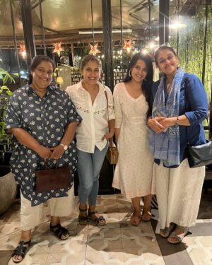 Sanah Kapur Instagram - Unbreakable friendship, real talk, and lots of laughter! Thats what last night was all about 🥰🥳♥️

#MomSquad #bestfriends #friendship #momentslikethese #famjam #bff #love #laughter #happiness