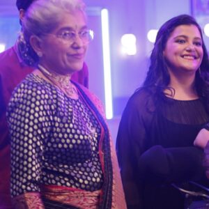 Sanah Kapur Instagram - The various expressions of being in a family….Cause Sundays are for #happyfamily albums ….are you enjoying the *conditions apply as much as we did while shooting?? 

@primevideoin
@ratnapathakshah @rajbabbarmp @atulkulkarni_official @ayesha.jhulka @raunaqkamdar @meenal_sahu_ @ahaansaboo @jd_majethia @aatishkapadia @babita.ashiwal @hatsoffproduction

#HappyFamily #behindthescenes #expression #newepisode #shootlife