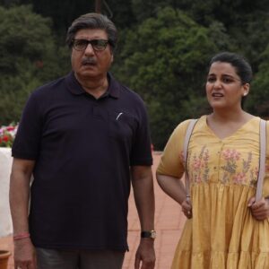 Sanah Kapur Instagram - The various expressions of being in a family….Cause Sundays are for #happyfamily albums ….are you enjoying the *conditions apply as much as we did while shooting?? 

@primevideoin
@ratnapathakshah @rajbabbarmp @atulkulkarni_official @ayesha.jhulka @raunaqkamdar @meenal_sahu_ @ahaansaboo @jd_majethia @aatishkapadia @babita.ashiwal @hatsoffproduction

#HappyFamily #behindthescenes #expression #newepisode #shootlife