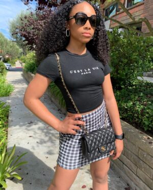 Sanai Victoria Instagram - “ A girl should be two things Classy and Fabulous!” ~ Coco Chanel 💄💋
.
.
Happy Monday!
.
#mondaymood #mondaymorning #mondayvibes #cocochanel #chanel #ootd #ootdfashion #instadaily #pictureoftheday #grateful #blessed #sendinglove #sanaivictoria 💄💋😎 Swipe 👈🏽