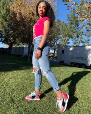 Sanai Victoria Instagram - Feeling excited.... The new Puma and LOL Surprise collection is here! @puma @lolsurprise 🤩✨✨
.
.
.
#grateful #blessed #puma #lolsurprise #lolsurprisepuma #onset #explorepage #explore #sendingpositivevibes #thankfultuesday #picoftheday #instadaily #ootd #ootdfashion #happyholidays 👟💖💕✨💫Swipe 👈🏽