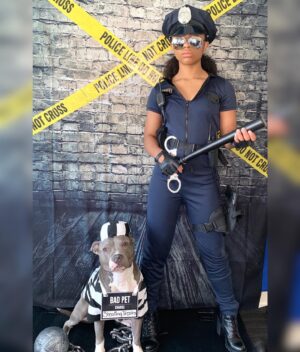 Sanai Victoria Instagram - Happy belated Spooky Day 👻🤪
I hope y’all had an amazing Halloween!
.
.
#halloween #halloweencostume #haloween2020 #sashafierce #pitbullsofinstagram #pitbulladvocate #mygirl #mypartnerincrime #dogcostume #explorepage #explore #instadaily 🎃👻 🐶 🐾 Swipe👈🏽