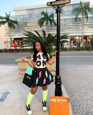 Sanai Victoria Instagram - Birthday Behavior ..... 14 years of prosperity, abundance and growth! 🛍🎉
.
.
.
Thanks so much @neonkissesinc for my outfit! 
.
.
.
.
#birthdaybehavior #birthdaygirl #14yearsold #14thbirthday #Capricorn #ootd #ootdfashion #rodeodrive #neonkisses #grateful #explore #blessed #sanaivictoria 🛍🎊🎉 Swipe👈🏾