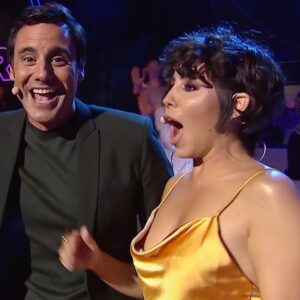 Sandra Cervera Instagram - 💥ESTA NOCHEEEE💥no podéis faltar!! Con mi admirado @ionaramendiurrestarazu y “la crème de la crème” @lolaindigo @miguelamunoz @rafamendezzzz 💥👯‍♀️💥👯‍♀️💥😜 @thedancertve @rtve 

PD: Gracias @ionaramendiurrestarazu por abrazarme fuerte y hacerme crecer. 🧡