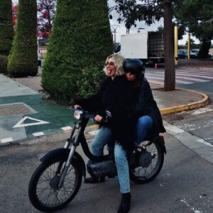 Sandra Cervera Instagram - Rodando una peli preciosa a tu lado toti @angelacervan Y @jordi_nu nos dirige con todo su amor… ❤️‍🔥🎬 Está siendo muy bonito equipo @valenciana.film