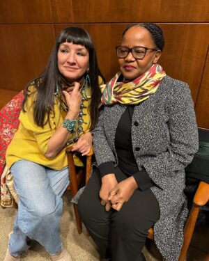 Sandra Cisneros Instagram - From last night’s @bklynlibrary event with Edwidge Danticat ❤️ Fotos by Stuart Bernstein