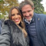 Sandra Díaz Arcas Instagram – Para una murciana que lleva ya 12 años fuera de su tierra pero que la siente en el corazón, el día de hoy ha sido un regalo. 

En apenas dos meses, arranca el Año Jubilar 2024 de @aytodecaravaca y ha sido un placer absoluto ser la encargada de dirigir el acto de su presentación, además, en un escenario idílico.
Gracias Consejera, @carmenconesaperiodista por pensar en mí 🫶🏽
Por supuesto, estáis todos invitados, porque la @regiondemurcia_ está preparada para acogeros, sorprenderos y animaros a creer en lo extraordinario 💫
.
.
.
#añojubilar2024 #caravacadelacruz #regiondemurcia #retiromadrid