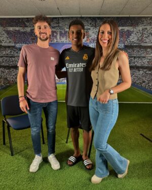 Sandra Díaz Arcas Instagram - Dice que es un tipo tímido, aunque lo que me ha dejado claro es que es un crack, fuera y dentro del campo. 
Nuestra charla con @rodrygogoes, pronto en @dazn_es 😉
