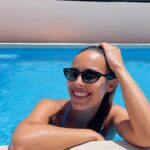 Sandra Díaz Arcas Instagram – Creo que tiene las mismas ganas de meterse en el agua que yo 🐶😂
.
.
.

#summer #summervibes #swimmingpool #doglover #doglife #reelsinstagram