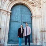 Sandra Díaz Arcas Instagram – Cuando vinimos aquí, Agus ni siquiera me había pedido matrimonio aún. Yo quería que conociera nuestro Santuario de La Fuensanta y ver si le parecía un sitio tan bonito y especial como a mí. 

Porque una cosa sí tenía clara. Si alguna vez me casaba, lo haría ahí y con él. 

Pues en 365 días, estaré entrando por esa puerta vestida de blanco 👰🏽‍♀️ ⛪️