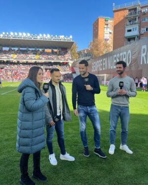 Sandra Díaz Arcas Instagram - De la mañanita de hoy en Vallecas ⚽️ con @dazn_es 😊