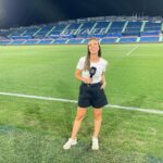 Sandra Díaz Arcas Instagram - Fotos que no subí de nuestro primer día 🤍 (Era la vuelta al cole y estaba demasiado concentrada🤪) Y mientras la mayoría de vosotros seguís en la playa, mañana nos vemos en la jornada 2: Almería-Real Madrid en @dazn_es 🙌🏽 . . . #LaLigaenDazn #fútbol #ligaeasports #getafebarça #jornada1 #coliseum