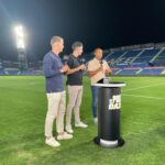 Sandra Díaz Arcas Instagram - Fotos que no subí de nuestro primer día 🤍 (Era la vuelta al cole y estaba demasiado concentrada🤪) Y mientras la mayoría de vosotros seguís en la playa, mañana nos vemos en la jornada 2: Almería-Real Madrid en @dazn_es 🙌🏽 . . . #LaLigaenDazn #fútbol #ligaeasports #getafebarça #jornada1 #coliseum