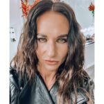 Sandra Nováková Instagram – Ještě jedno selfíčko z focení;) těšte se😉 už brzy v trafikách😅😝🥳 #makeupandhair by @koki9_official