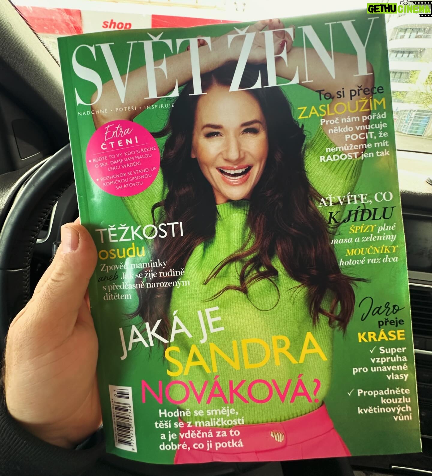 Sandra Nováková Instagram - Jaká ta holka asi je? 😍