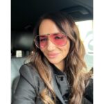 Sandra Nováková Instagram - Já to prostě nechápu, ale v @klinika_formositas jsou prostě kouzelníci! V posledních týdnech se mi vlivem zimy opět zhoršila pleť , ostatně jako každý rok. Trápilo mě začervenání, podráždění a suchost, takže jsem vše klasicky zakrývala make-upem. Do dnešního dne, kdy jsem je po delší době navštívila a absolvovala ošetření IPL. Výsledek vidíte sami. Jsem asi hodinu po zákroku, bez make-upu a bez filtru. Ach! Děkuju že vás mám @i_pokorna @klinika_formositas & @shapeyourbody.cz #nofilter #nomakeup #nejlepsipeceoplet #nejlepsipeceotelo #pletjakovbavlnce #pletjakonova #ipl #odbornicinakrasu #vdecna #dekuju #nomakeupselfie #41years