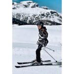 Sandra Nováková Instagram - On the slope🤍🖤 #dolomites #alps #mountain #paradise #ski #sportalm @davidsport_praha @davidsportcz
