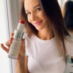 Sandra Nováková Instagram – Tuhle první pomoc pro poškozené vlasy Elseve Bond Repair jedině od @lorealparis už jsem vám už představovala. Nyní je na trhu novinka, bezoplachové sérum pro hloubkovou obnovu poškozených vlasů -jako čtvrtý krok této rutiny. Můžete ho vetřít do suchých i mokrých vlasů. 
A jak sami vidíte, 
vlasy mám po něm silnější, lesklejší a snadněji se upravují. Prostě vypadají mnohem líp a k tomu ještě nádherně voní.

#LorealBondRepair #elseve #bondrepair #lorealparis #ElseveBondRepair #spoluprace