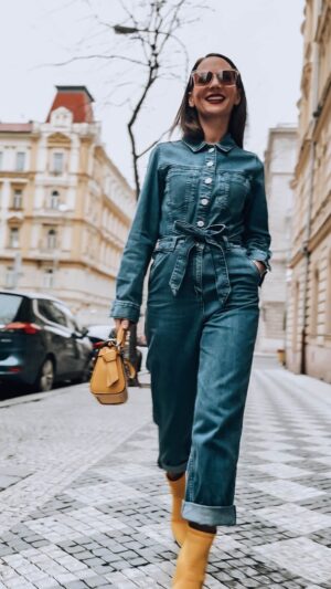 Sandra Nováková Instagram - Taky někdy zatajujete svým mužům, co všechno jste si koupily? Nová denimová kolekce od @marksandspencerczechrepublic je prostě neodolatelná! 

#denim #denimstyle #denimcollection #newcollection #marksandspencer #ootd #fashion #style
