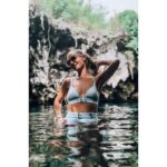 Sandra Nováková Instagram - Swimming in a cave❤️ @vojta7m Thank you @adamsantiago04 for the wonderful guide! @maalumzanzibar #zanzibar #cave