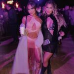 Sandri Oliveira Instagram - Finalizando a sequência de @soundsofquartzo com muita vibe boa, looks lindos e companhias maravilhosas! Grata por tudo e por esse final de semana maravilhoso 💕✨🔮 apaixonada por esse último outfit que a minha avó fez exclusivamente pra eu usar. Fotos profissionais: @roneysilvaft 💫 #soundsofquartzo