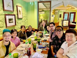 Sandy Andolong Instagram - Fun lunch with this bunch❣️😊 @lolitsolisakona @patpdaza @iamnoelferrer @gorgyrula @salveasis @leoespinosa888 @mrfu_mayganon Walang sawang kwentuhan😄
