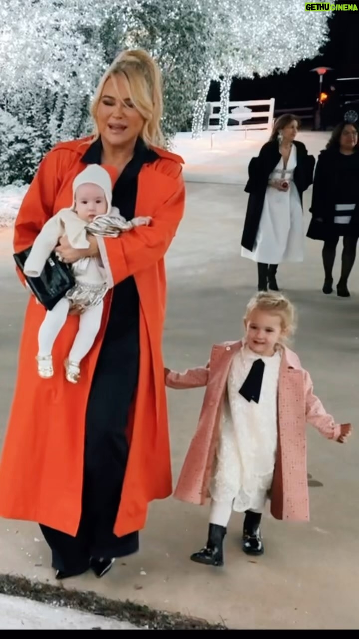 Sanela Diana Jenkins - 6.7K Likes - Merry Christmas Everyone 🎁🎄 🧑🎄