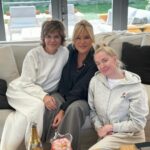 Sanela Diana Jenkins Instagram - sunday funday 🎉💖💝🌈🎊 trampoline, puppets,wellness shots , puppies and kittens , praying mantis we got it all and much more lol@