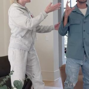 Sanela Diana Jenkins Instagram - sunday funday 🎉💖💝🌈🎊 trampoline, puppets,wellness shots , puppies and kittens , praying mantis we got it all and much more lol@