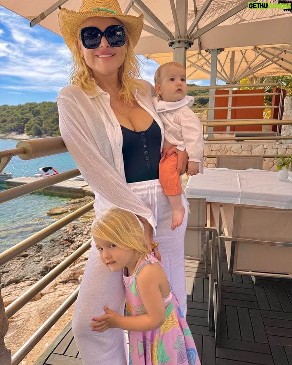 Sanela Diana Jenkins Instagram - Life in pictures 😊🌊🌅