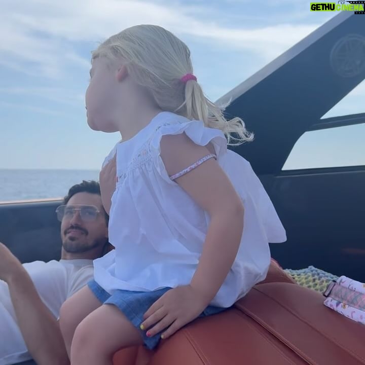 Sanela Diana Jenkins Instagram - Life in pictures 😊🌊🌅