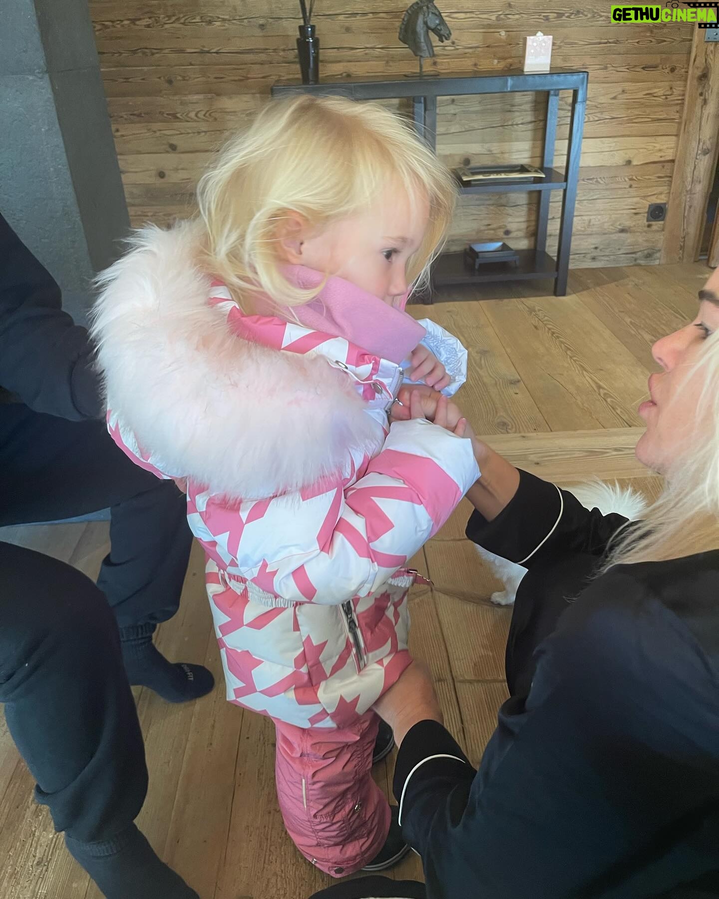 Sanela Diana Jenkins Instagram - How many people does it take to dress 3 year old for skiing lol