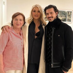 Sanela Diana Jenkins Instagram - My sweet mama my loving man and my adorable fur babies 💝