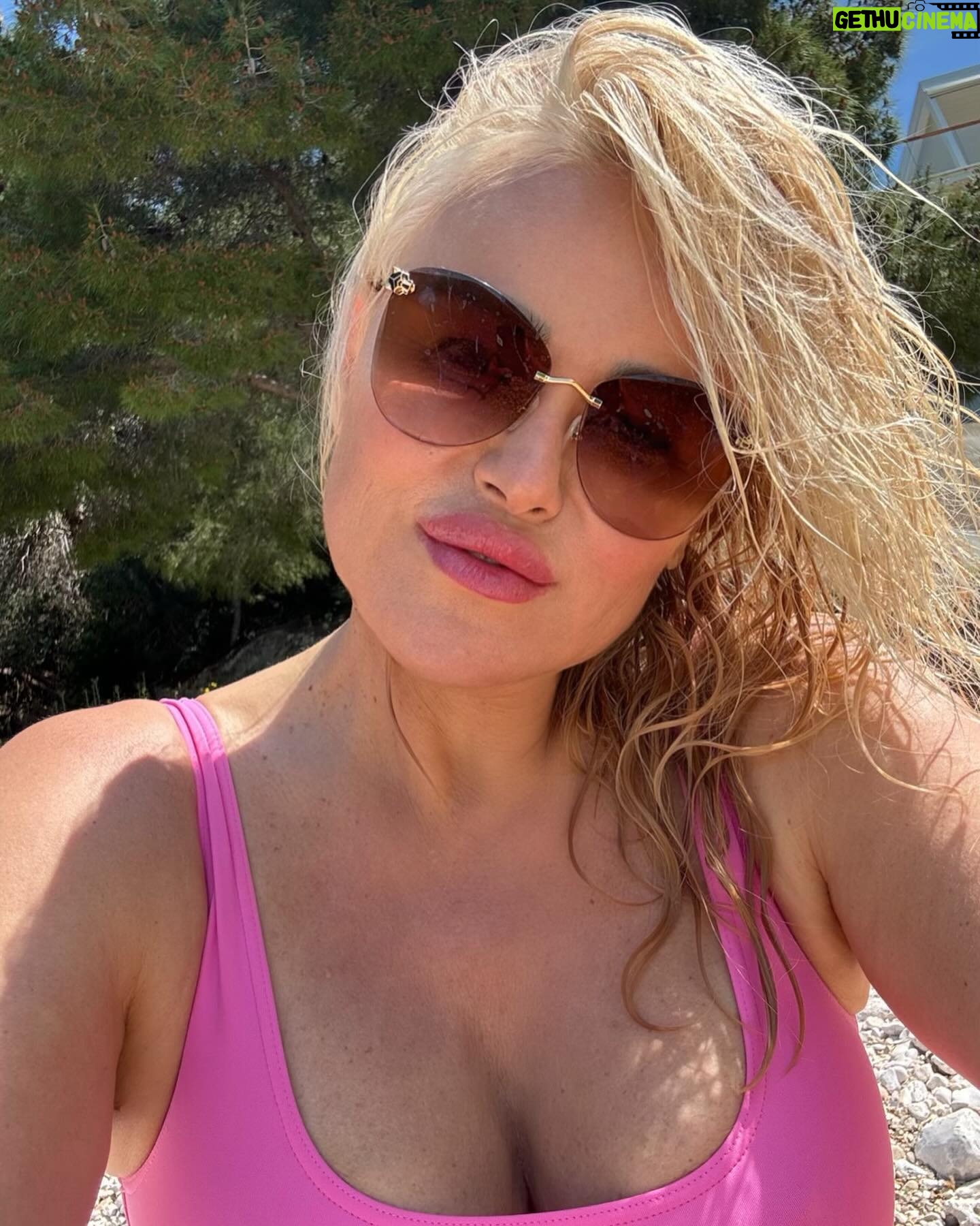 Sanela Diana Jenkins Instagram - sun ☀️ and adriatic sea 🌊 forever my favorite vibe 😊🙏