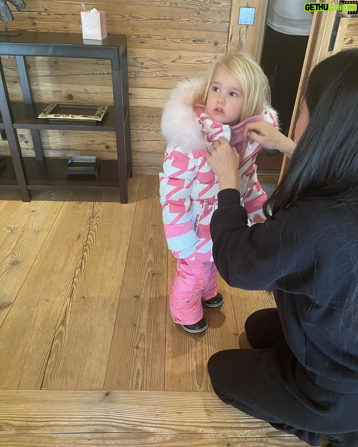 Sanela Diana Jenkins Instagram - How many people does it take to dress 3 year old for skiing lol