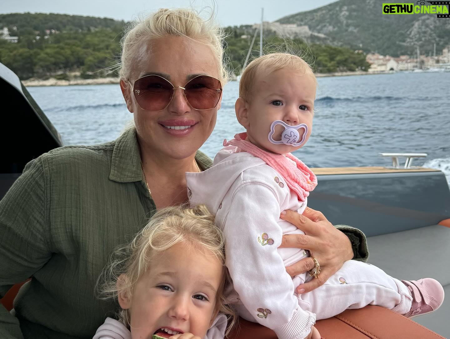 Sanela Diana Jenkins Instagram - island 🏝️ living 😊