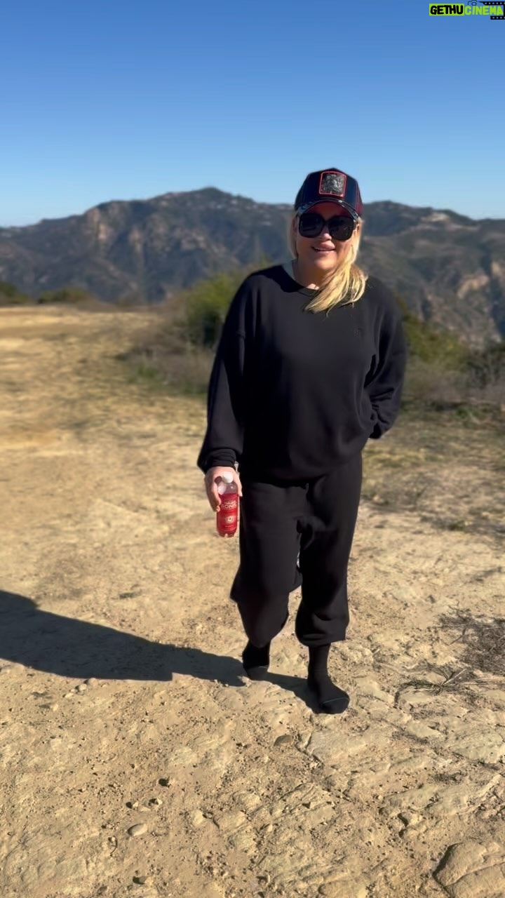 Sanela Diana Jenkins Instagram - 5 mile hike in socks to melt baby fat did somebody say ozempic ? lol kidding kidding I am nursing full time it’s not an option for me