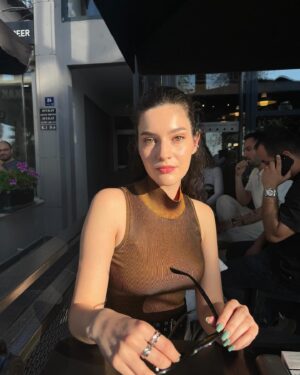 Sanem Babi Instagram - Babi tatilde🧡
