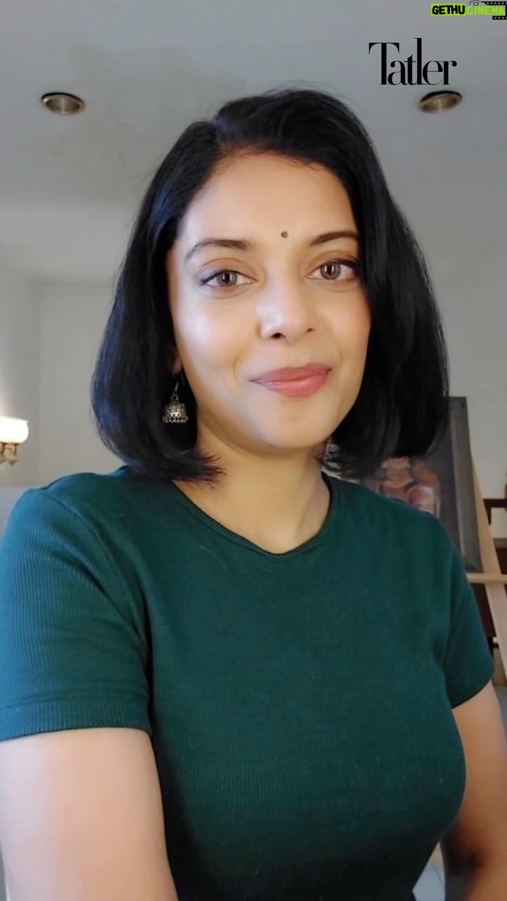 Sangeeta Krishnasamy Instagram - #TatlerMalaysia celebrates Merdeka 2023 by putting a spotlight on Malaysian poets and bringing their poetry to life. Actress @sangeeta_krishnasamy reads a condensed version of @mainstreammeenachi ‘s poem which explores the poet’s sense of belonging in Kuala Lumpur and Malaysia. Link in bio for more. Special thanks to @hushandsnap!