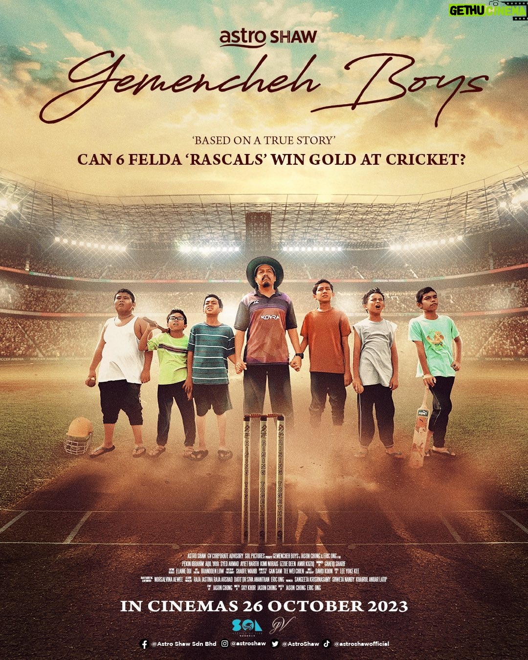 Sangeeta Krishnasamy Instagram - Officially in cinemas today! #gemencheh boys ❤️ Based on a true story. One teacher’s dream. Six felda rascals. #cikguazman #gemencheh #noretreatnosurrender @astroshaw @pekin7words @jasonchong.sol @ericong274 @finasmalaysia #solpictures @msn_malaysia_official