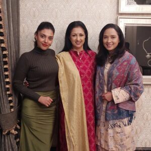 Sangeeta Krishnasamy Instagram - 😁❤ #queens #gautamitadimalla #vanidahimran