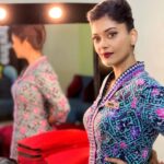 Sangeeta Krishnasamy Instagram - Time flies! Been a year since we shot this with Captain @tiarajacquelina Makeup & hairdo by @brriyanjohn for @malaysiaairlines