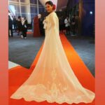 Sangeeta Krishnasamy Instagram – Festival Filem Malaysia ke 32

With the gorgeous Che Puan @sarimahibrahim 

Tatarias, Dandanan & Busana oleh @bahadurcouture @krishbahadur08 
#ffm32 #sareedress
#anugerahkhasjuri #juangthemovie #airforcethemovie