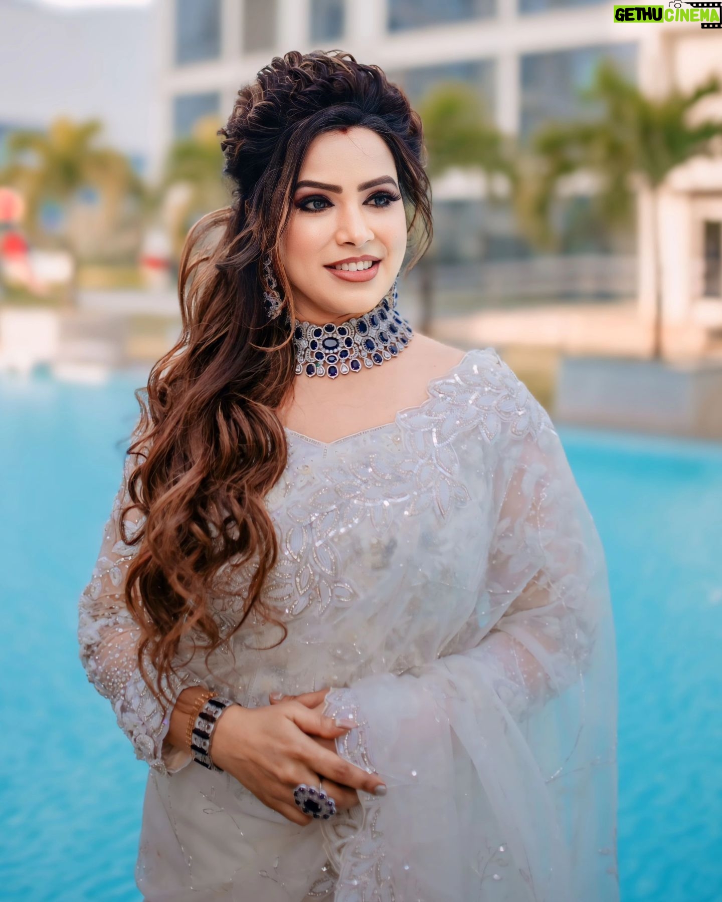 Sangeetha V Instagram - வெள்ளை புறா ஒன்று ஏங்குது#jeniferhairstylist #trans #makeup #beauty #love #mua #fashion #model #makeupartist #like #photography #hair #cute #beautiful #follow #style #instagood #girl #makeuptutorial #music #red #selfie #fitness #happy #christmas #wedding #instagram #cosmetics #captionplus